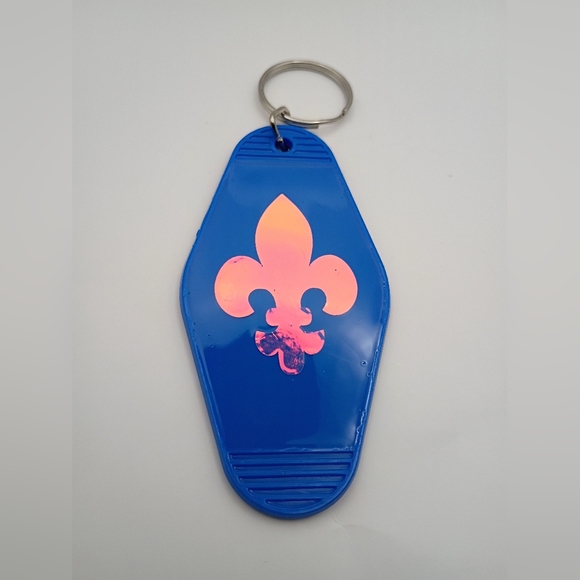 Motel Custom Keychain Fleur De Lis Pink Holographic Keyring Car Accessory Gift - Picture 1 of 1